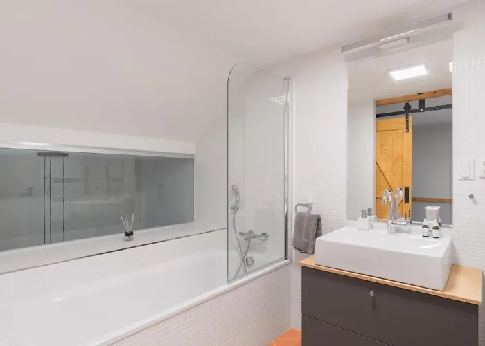 Days - Loft With Garage And Workspace Right Next To Wenceslas Square דירה *