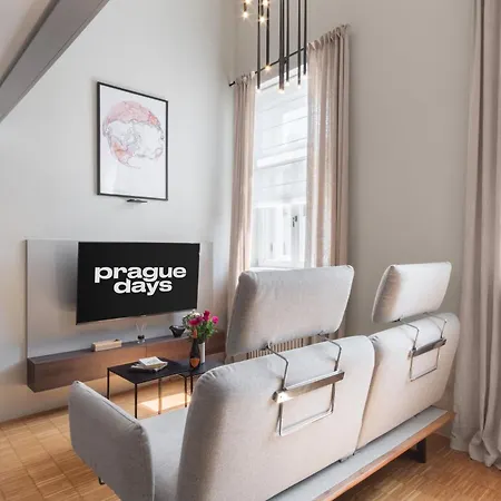 شقة Days - Loft With Garage And Workspace Right Next To Wenceslas Square *