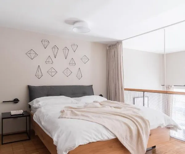 Days - Loft With Garage And Workspace Right Next To Wenceslas Square شقة
