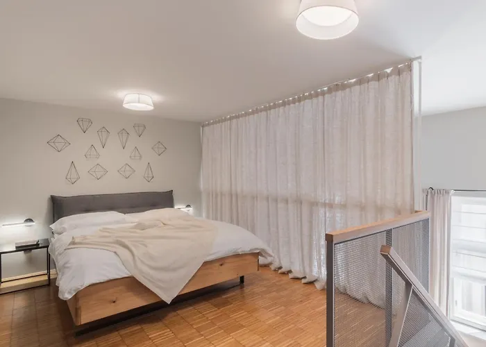 Days - Loft With Garage And Workspace Right Next To Wenceslas Square شقة براغ